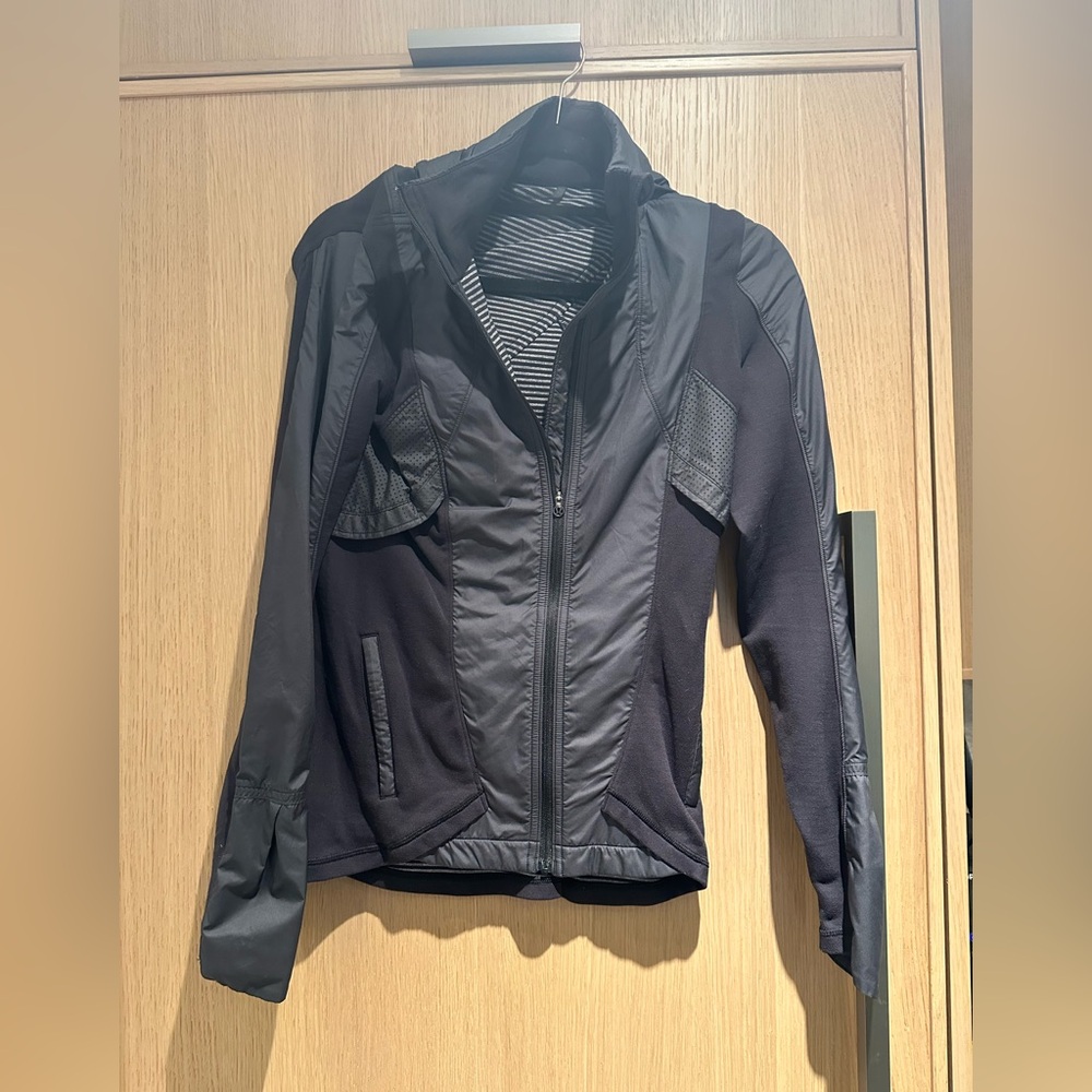 Lululemon - Black Running Jacket